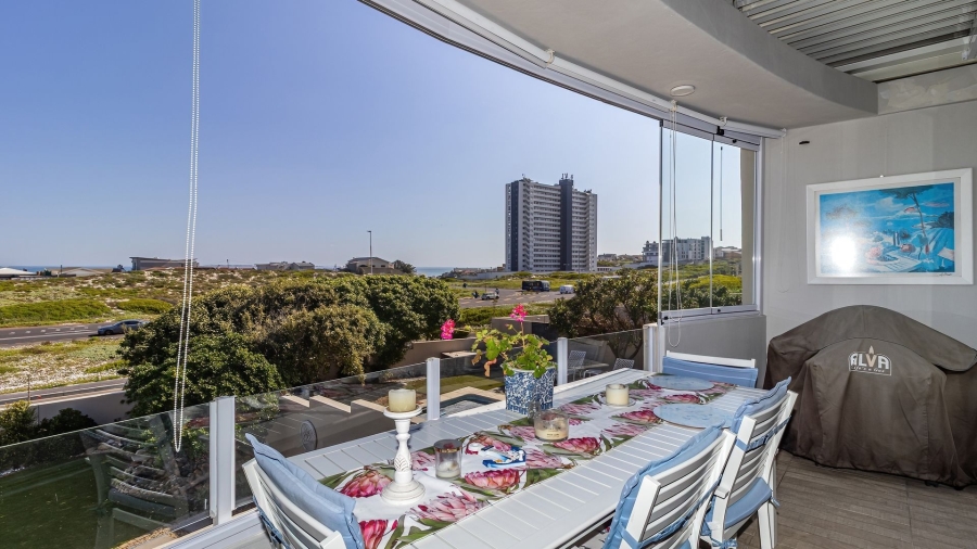 3 Bedroom Property for Sale in Bloubergstrand Western Cape